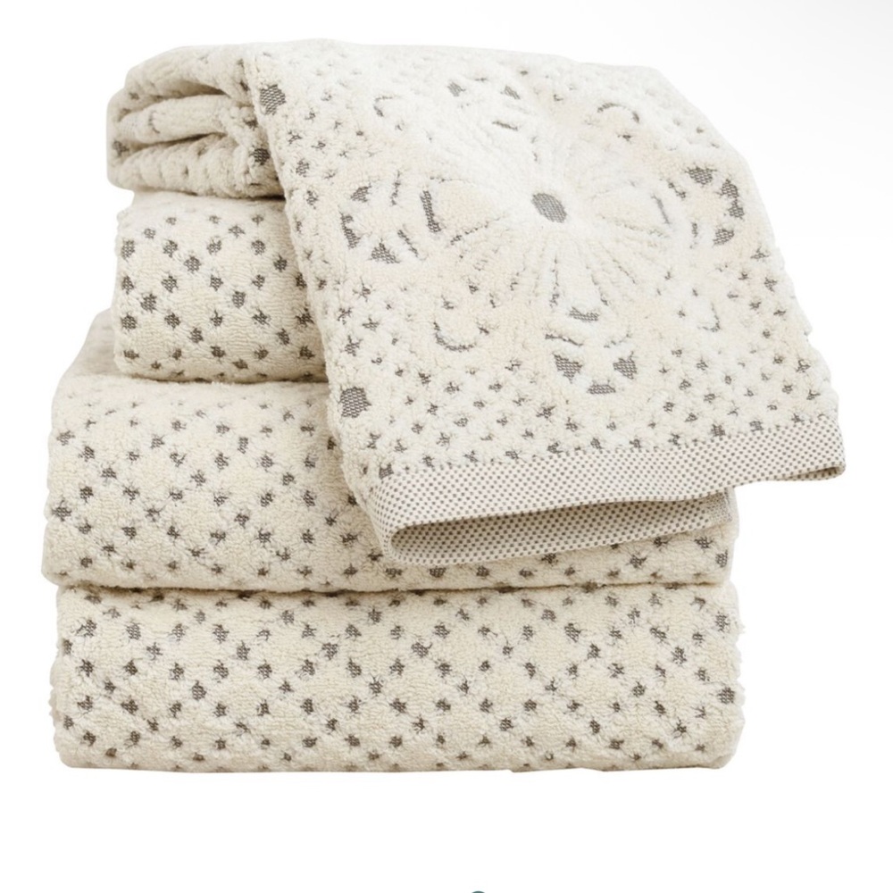 WORLD MARKET EXCLUSIVE
Ivory And Gray Sculpted Lattice Towels, Set of 4